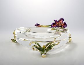 珐琅彩工艺品礼品的独特魅力 厂家直供深圳礼品的优质选择